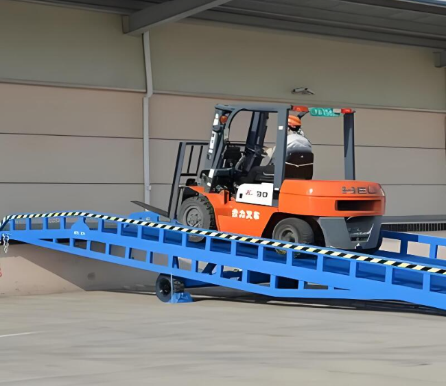 黑龙江移动式卸货平台（叉车用）